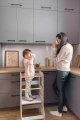 Lernturm Babywood in der Küche