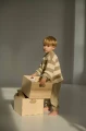 Holzkisten für Spielzeuge für Kinder im Kinderzimmer
