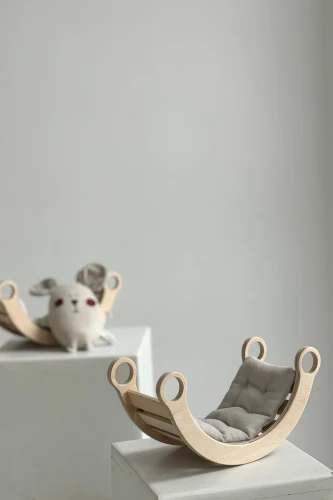Mini-Holzwippe mit Kissen Babywood Spielzeug