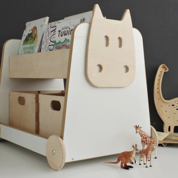 Lies mir vor, Mama! Bücherregal aus Holz für Bücher und Spielzeug.